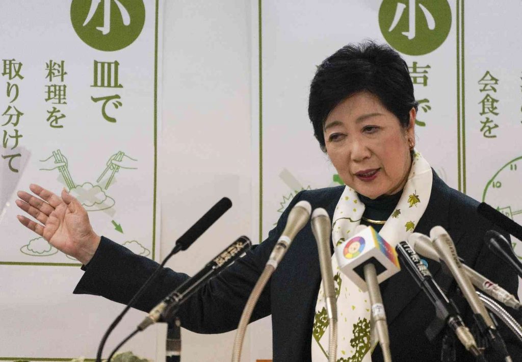Tokyo Valisi Koike’den enerji tasarrufu için “boğazlı kazak giyin” çağrısı