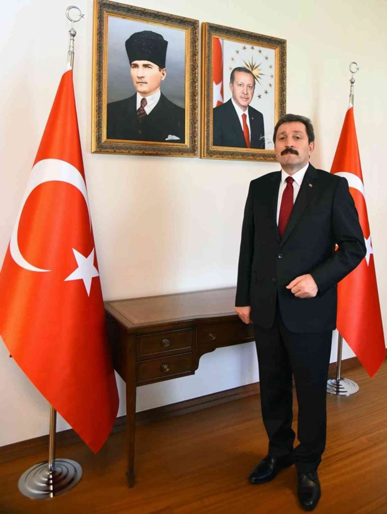 Vali Tavlı’dan 24 Kasım Öğretmenler Günü mesajı