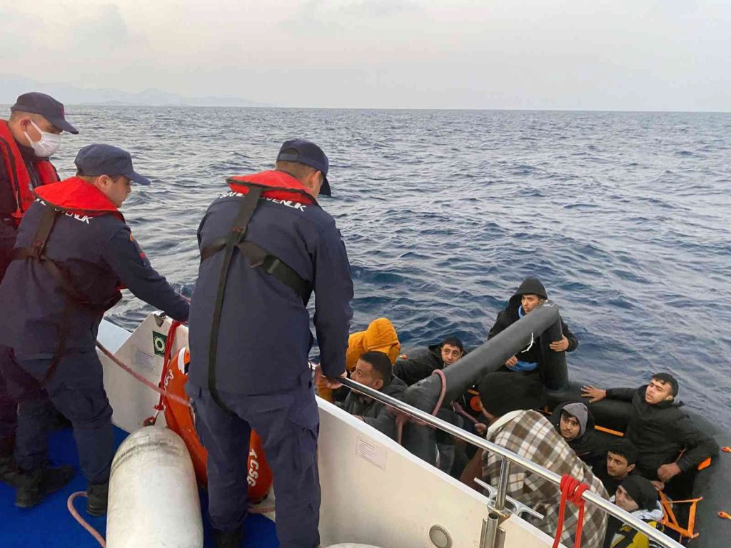 Datça’da 34 düzensiz göçmen kurtarıldı