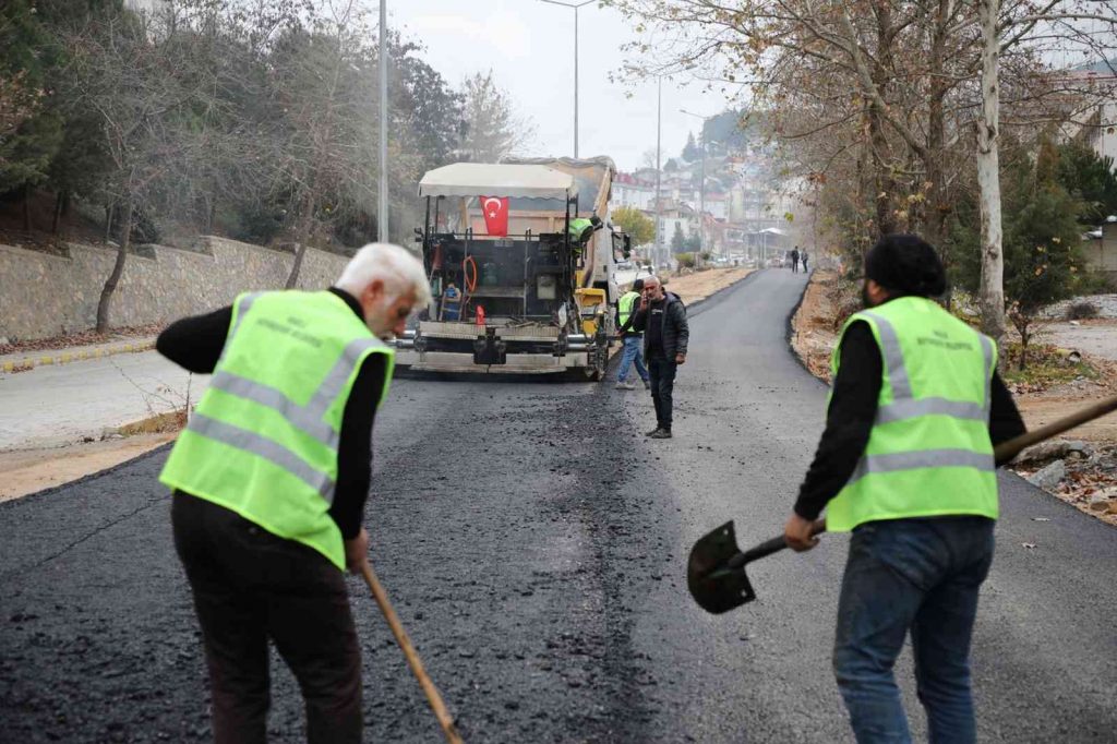 Kavaklıdere’de birinci kat sıcak asfalt tamamlandı
