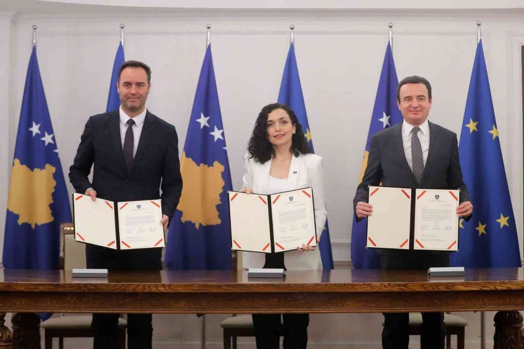 Kosova, AB’ye üyelik başvurusunu imzaladı