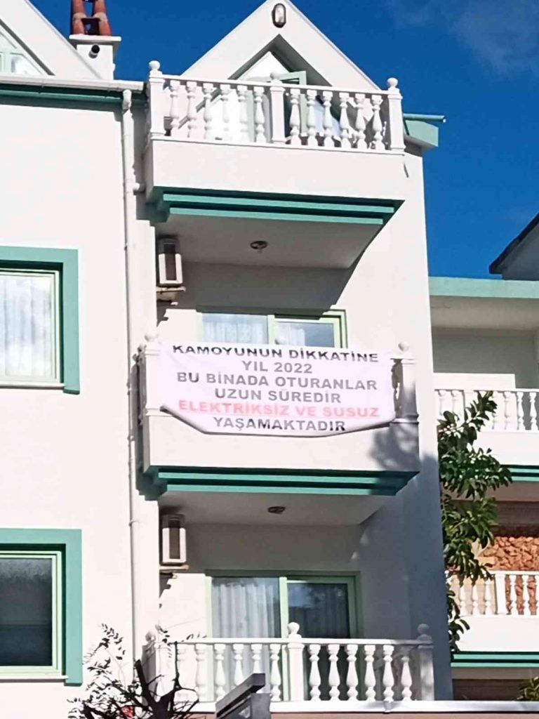 Marmaris’te kiracıların kendilerini çıkarmak istediğini iddia ettikleri apart sahibi konuştu