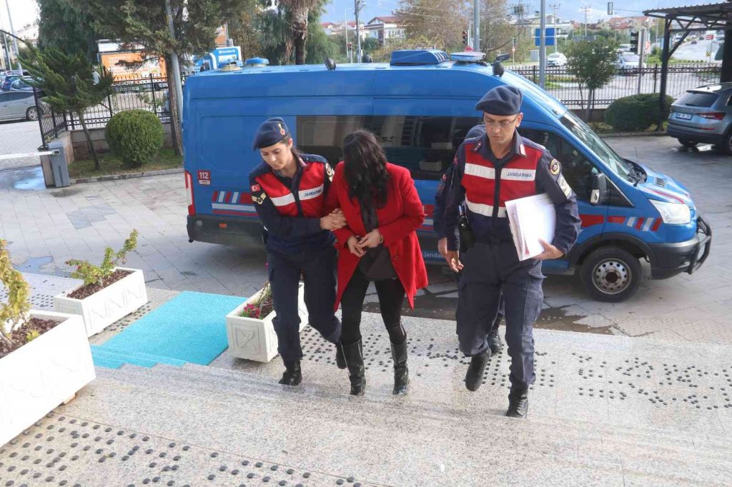 Seydikemer’de erkek arkadaşını av tüfeğiyle öldüren kadın tutuklandı