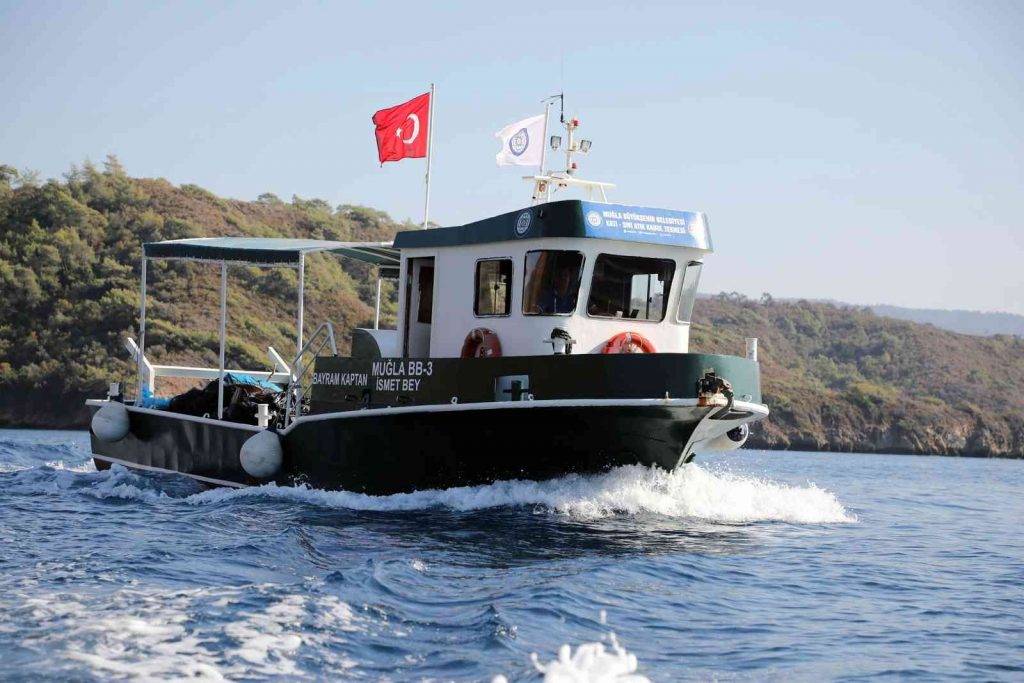 Teknelerden 4 milyon litre atık su alındı