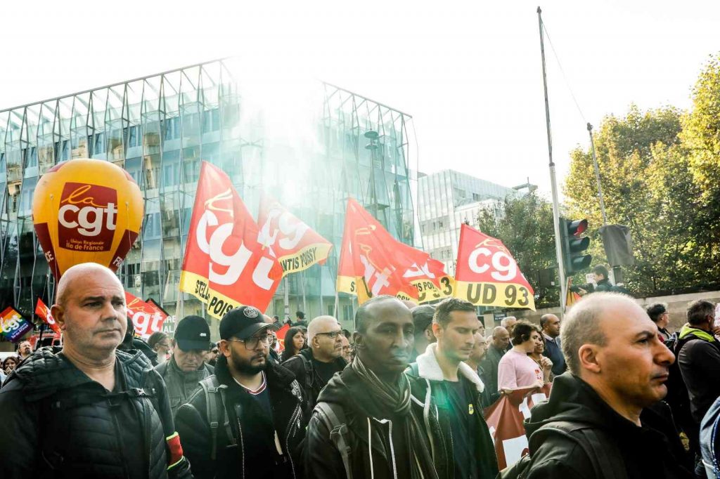 Fransa’da 8 sendikadan emeklilik reformuna karşı 19 Ocak’ta grev çağrısı