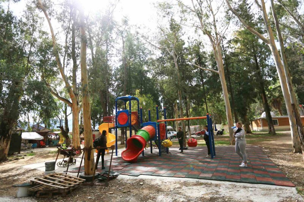 Akyaka’da depremzede çocuklar için oyun parkı