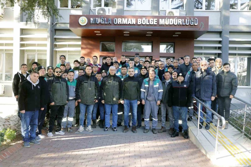 Alev savaşçıları yanan yüreklere su serpmek için yola çıktılar