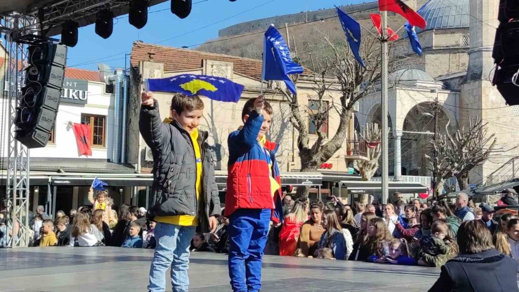 Kosova 15’inci Bağımsızlık Günü’nü kutluyor