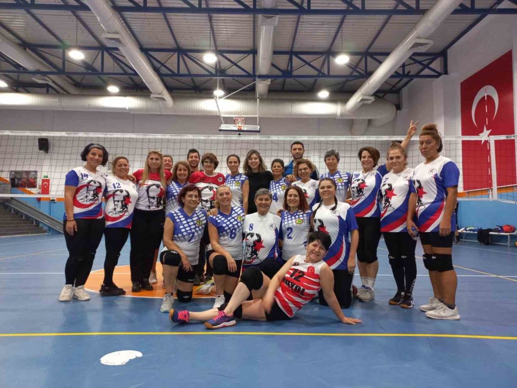 Köyceğiz kadın voleybol takımları Cumhuriyet Kupası’na hazırlanıyor