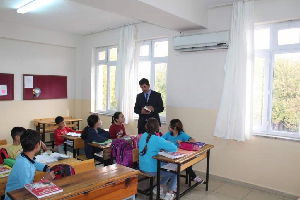 Köyceğiz’de 94 depremzede öğrenci eğitime başladı