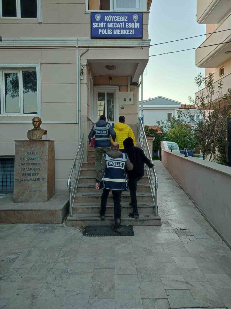 Köyceğiz’de oto hırsızları yakalandı