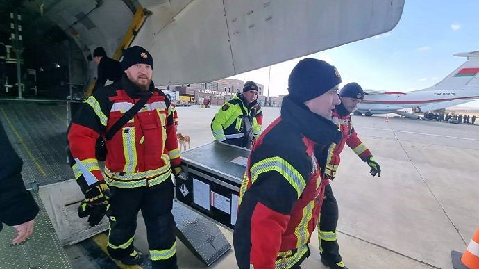 Ukrayna’dan gelen ilk arama-kurtarma ekibi Gaziantep’e ulaştı