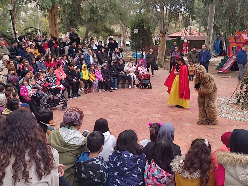 Datça’da depremzede çocuklara moral etkinliği
