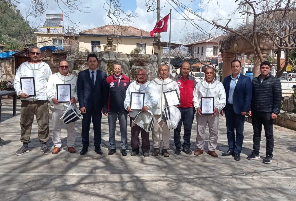 Marmaris Çam Balı’nda coğrafi işaretli üretim artarak devam ediyor