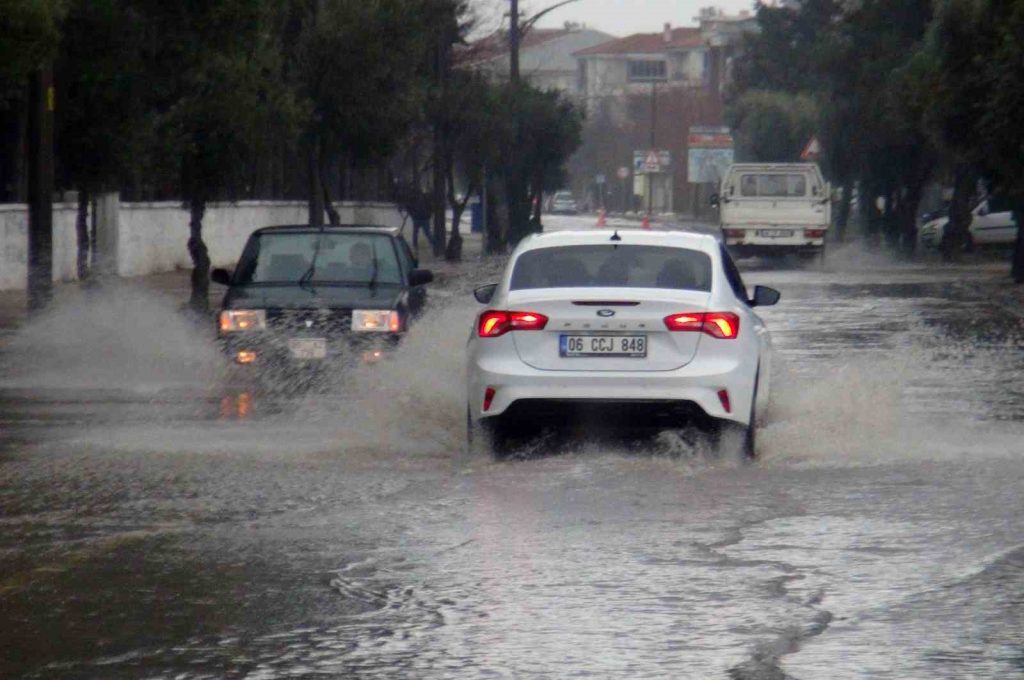 Muğla’da beklenen yağış başladı