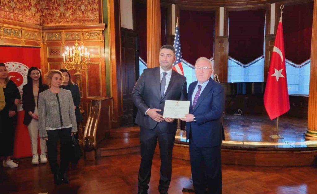 Türkiye’nin Washington Büyükelçiliğinde deprem gönüllülerine teşekkür töreni
