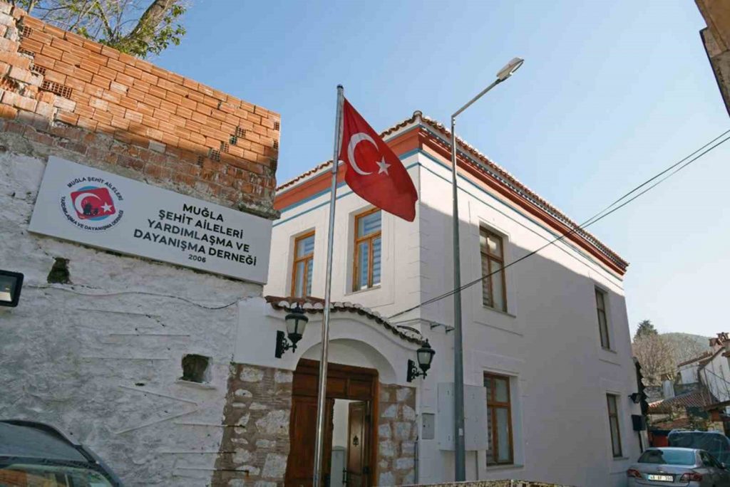 Zafer’in yıldönümünde yen binasına taşındılar
