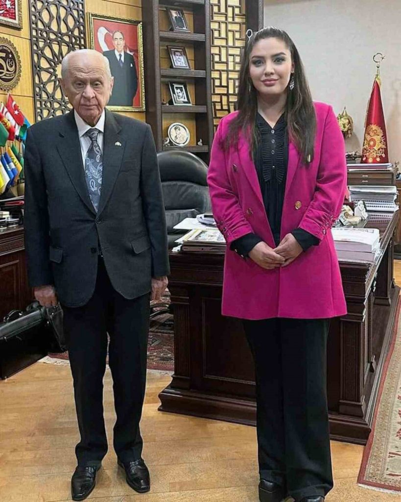 Dizi ve sinema oyuncusu Özlem Balcı, MHP Muğla 1’inci sıra milletvekili adayı