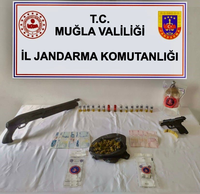Muğla’da uyuşturucu operasyonu:2 gözaltı