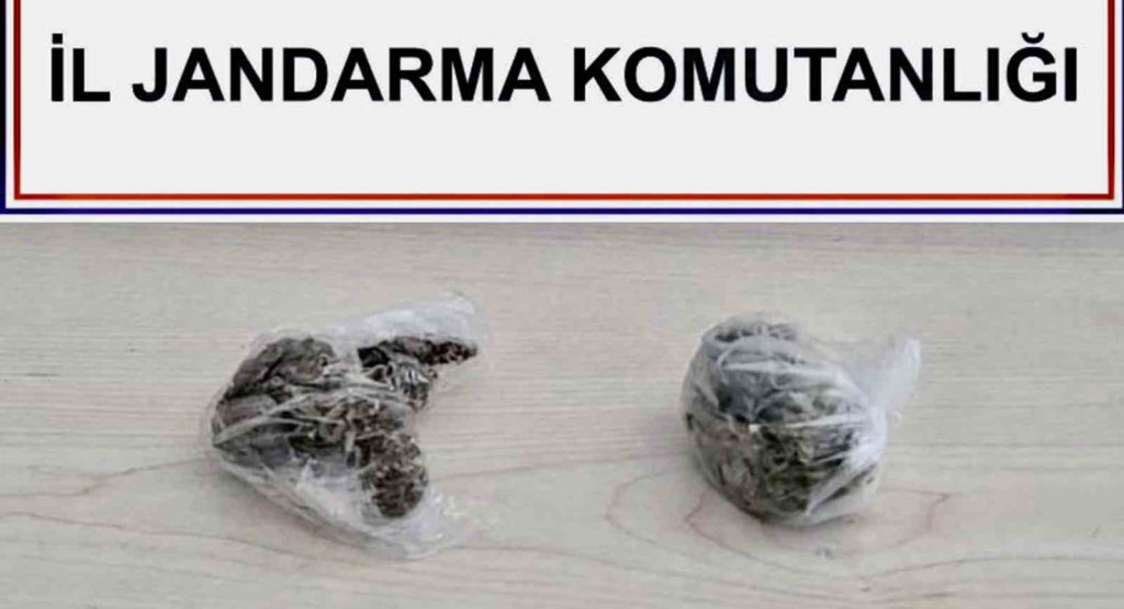 Otobüsteki yolcuda uyuşturucu ele geçirildi