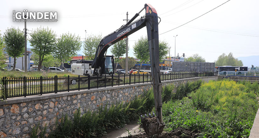 Büyükşehir Belediyesi 823 Bin Metre Dere Temizliği Gerçekleştirdi