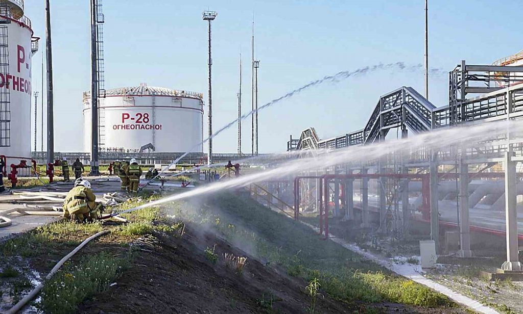 Rusya’da petrol depolama tesisinde yangın