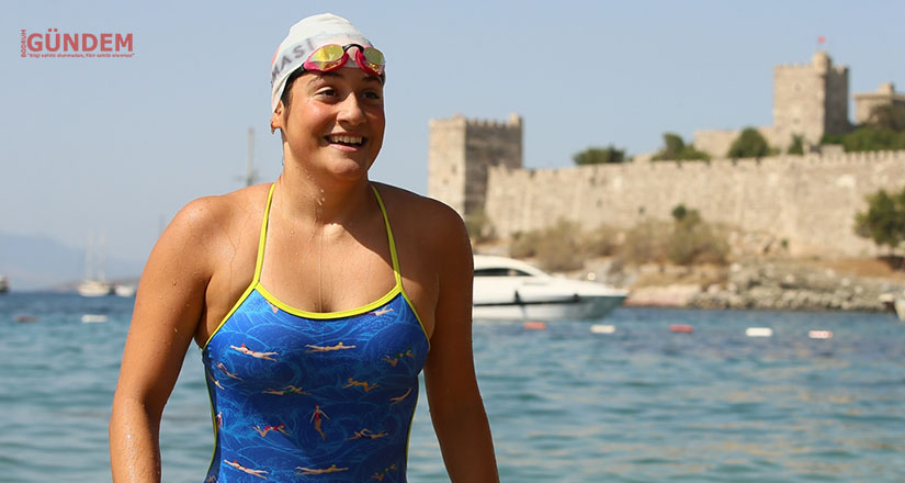 Aysu Türkoğlu, Kuzey Kanalı’nı yüzerek geçen en genç Türk sporcu oldu