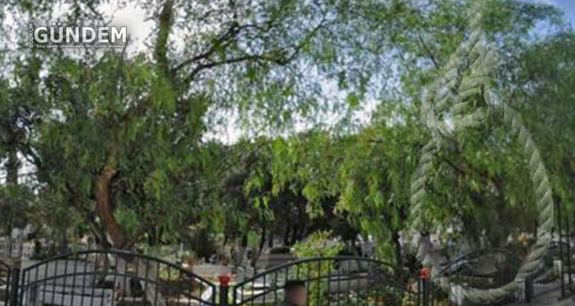 Bahçe hortumu ile asılı bulundu