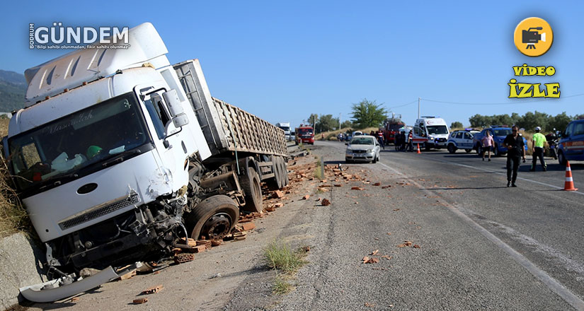 Tırla Çarpışan Otomobildeki 2 Kişi Öldü
