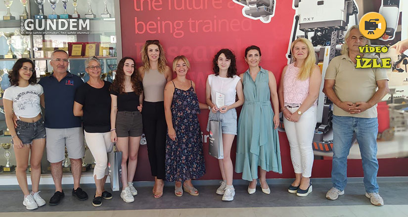Bahçeşehir Koleji YKS ve LGS’de Bodrum 1.si olan Öğrencilerine Plaket Töreni Düzenledi