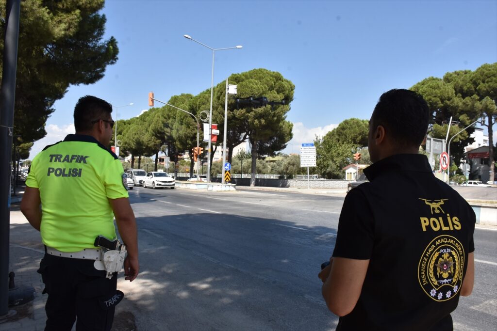 Germencik'te dronla trafik denetimi yapıldı