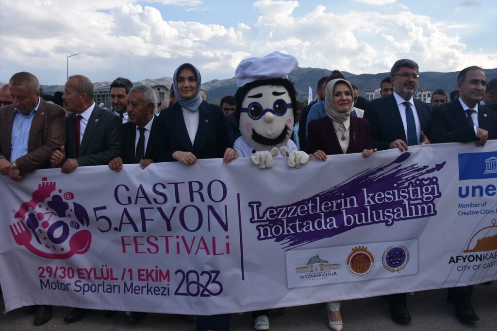 Aile ve Sosyal Hizmetler Bakanı Göktaş 5. Uluslararası GastroAfyon Turizm ve Lezzet Festivali'nde konuştu: