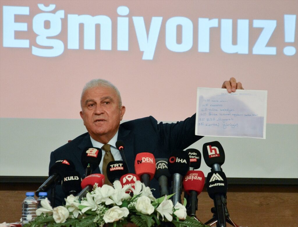 Aydın Efeler Belediye Başkanı Mehmet Fatih Atay, CHP'den istifa etti: