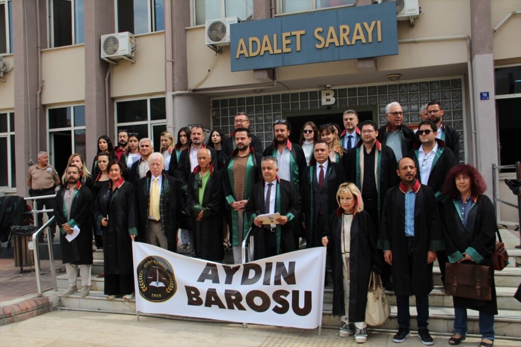 Aydın'da avukatlara yönelik saldırılar protesto edildi