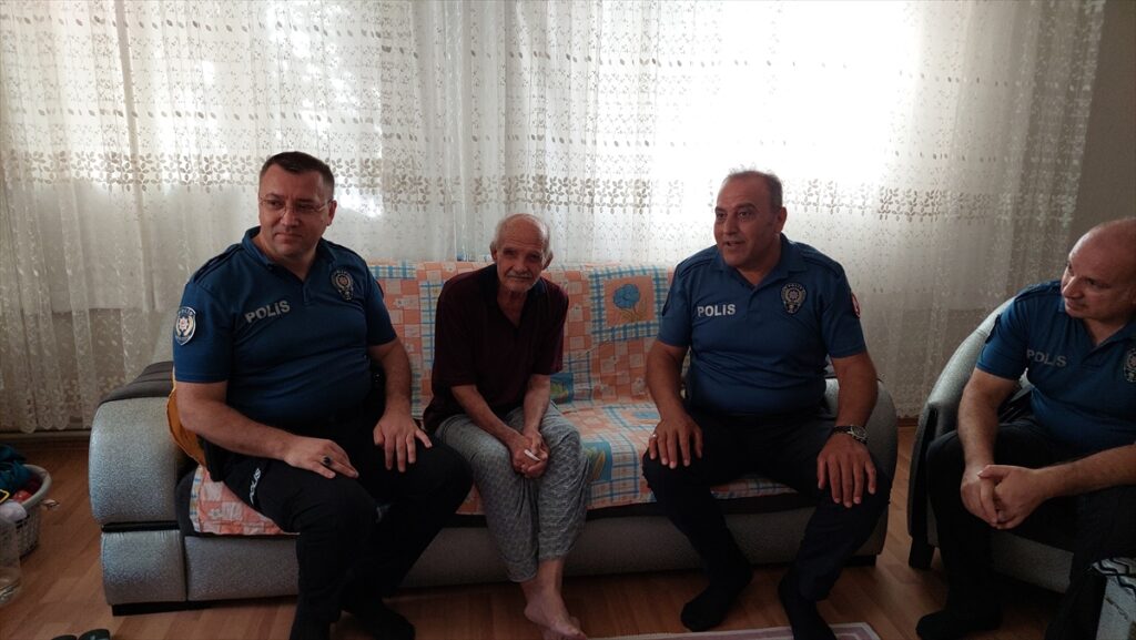 GÜNCELLEME – Aydın'da polisin fenalaşan vatandaşa yardımı güvenlik kameralarına yansıdı