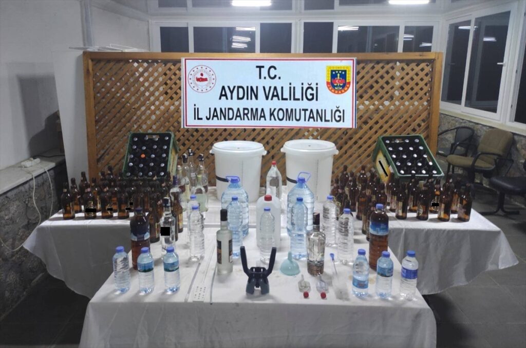 Aydın'da sahte içki imal ettiği öne sürülen 2 şüpheli yakalandı
