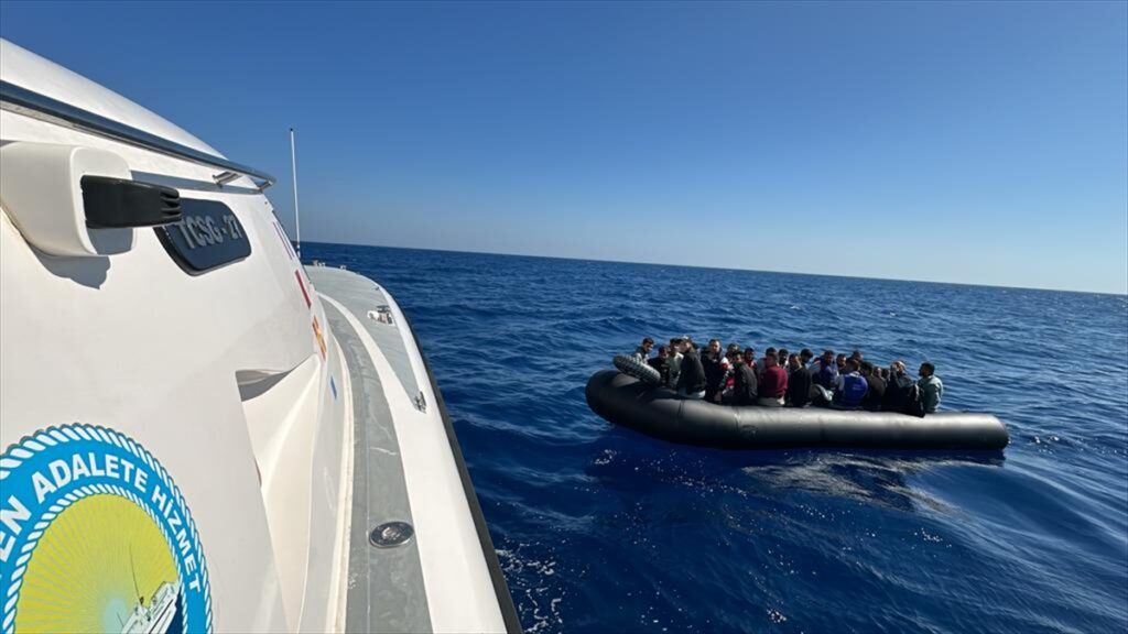 Fethiye açıklarında 29 düzensiz göçmen yakalandı, 23 göçmen kurtarıldı
