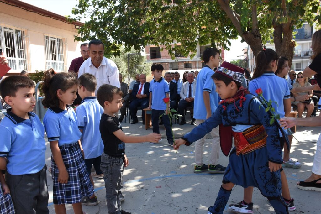 Germencik ve Çine'de eğitim öğretim yılı törenlerle başladı