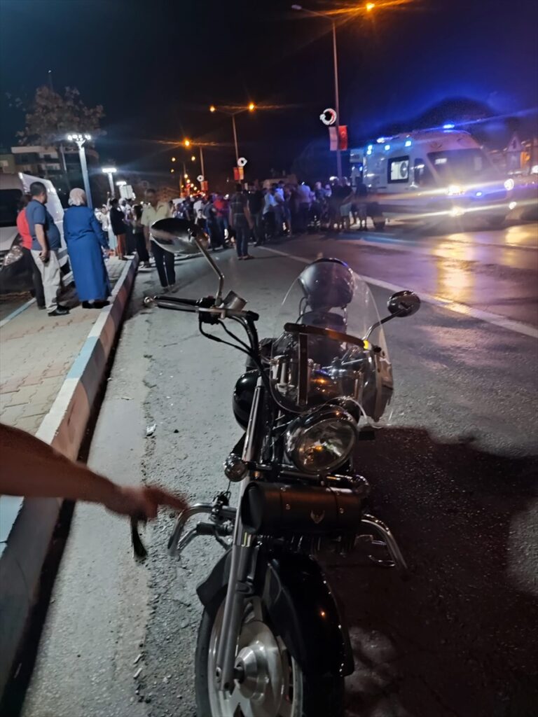 Germencik'te motosikletin çarptığı yaya yaralandı