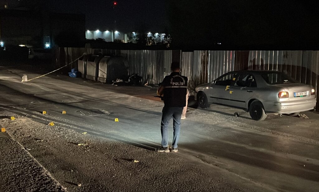 İzmir'de silahlı kavgada bir kişi yaralandı