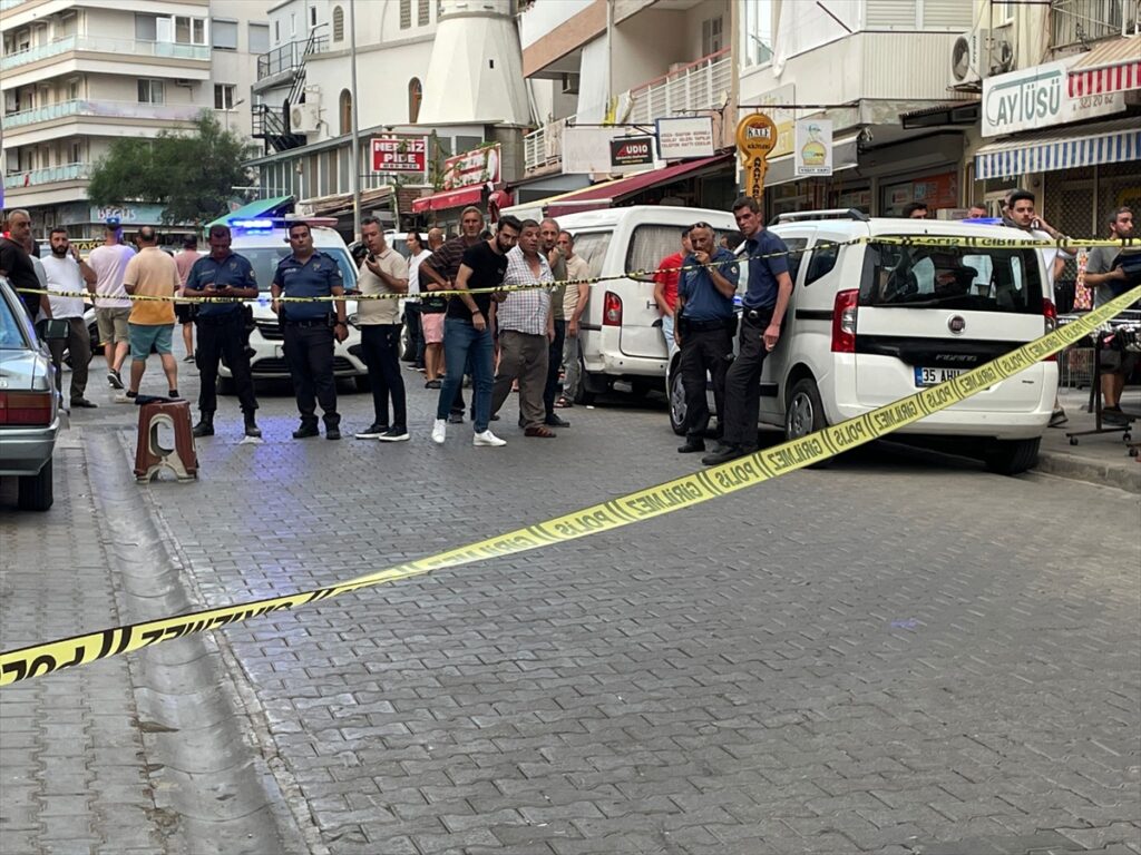İzmir'de silahlı saldırıya uğrayan kişi ağır yaralandı