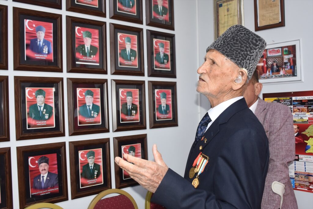 Kore gazisi Yusuf Çavuş madalyasını gururla taşıyor
