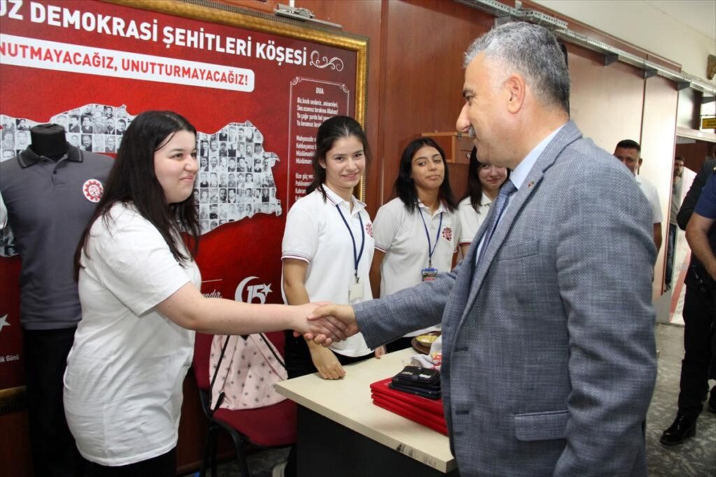 Manisa İl Emniyet Müdürü Aktaş'tan liselere ziyaret