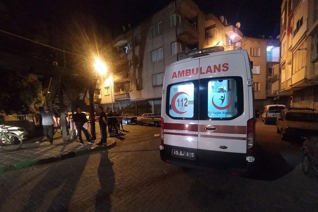 Manisa'da anneyi öldüren kızını da yaralayan kişi intihar etti