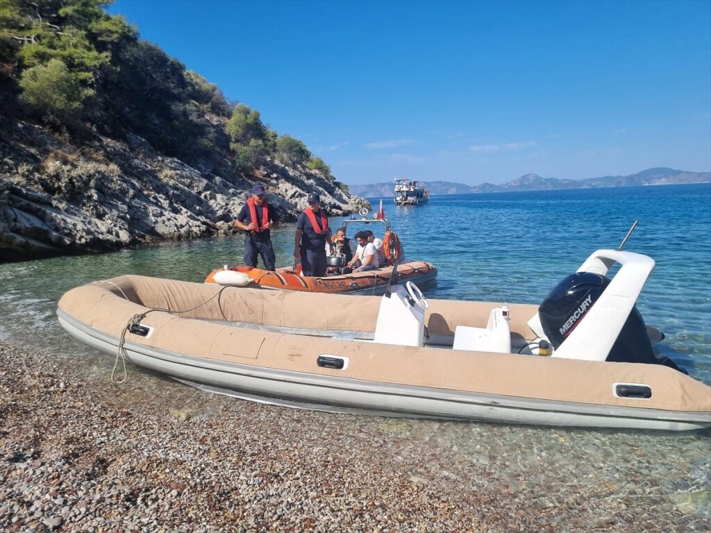 Muğla'da sahilde 4 düzensiz göçmen yakalandı