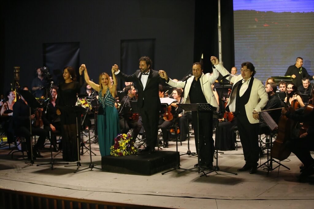 Opus Müzik Festivali, Türk Yıldızları Senfoni Orkestrası “dayanışma konseri”yle sona erdi