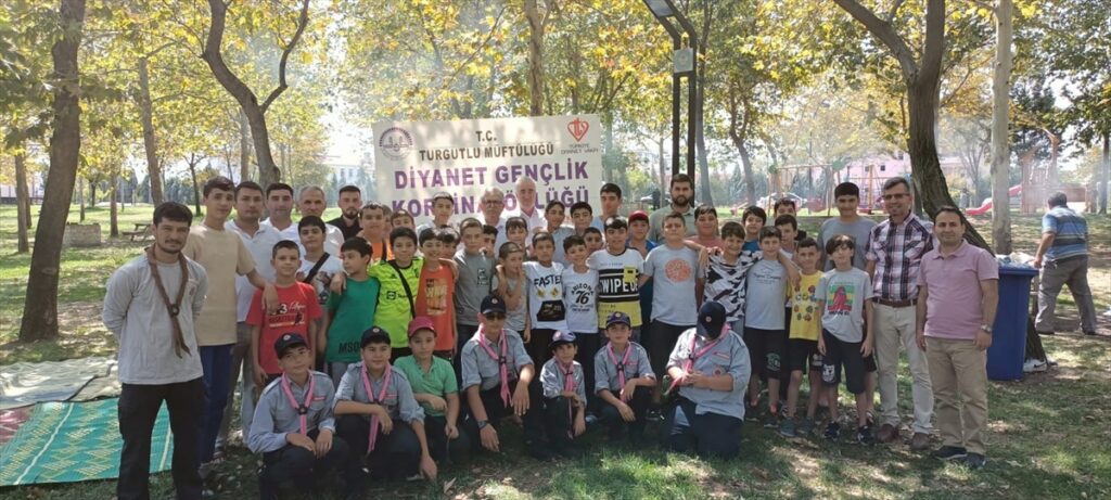Turgutlu'da “Yazımda Kardeşlik Var Kampı” düzenlendi