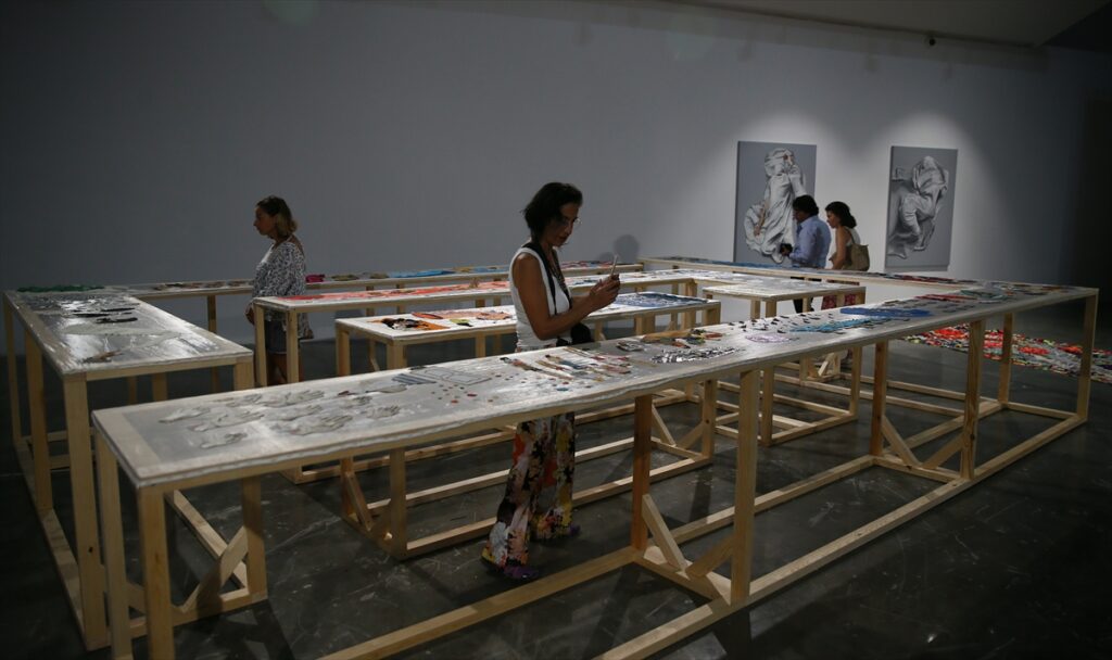 Uluslararası Tekstil Bienali İzmir'de açıldı