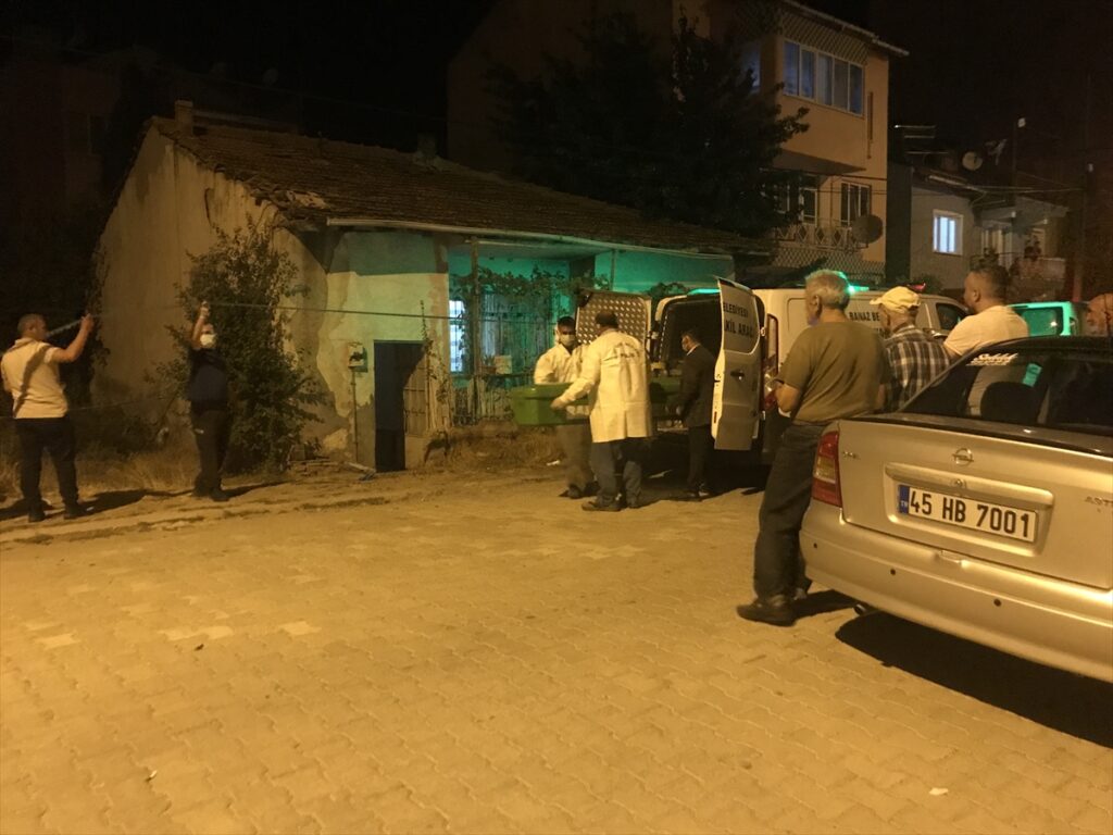 Uşak'ta yaşlı adam evinde ölü bulundu