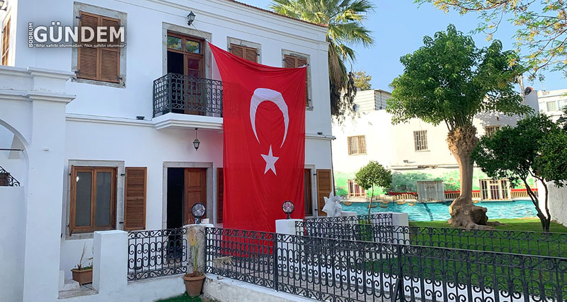 Akademia Kapılarını Açıyor